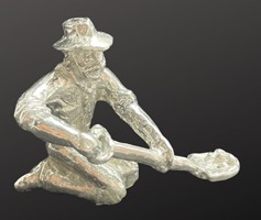 MEDIUM MINER WITH SHOVEL